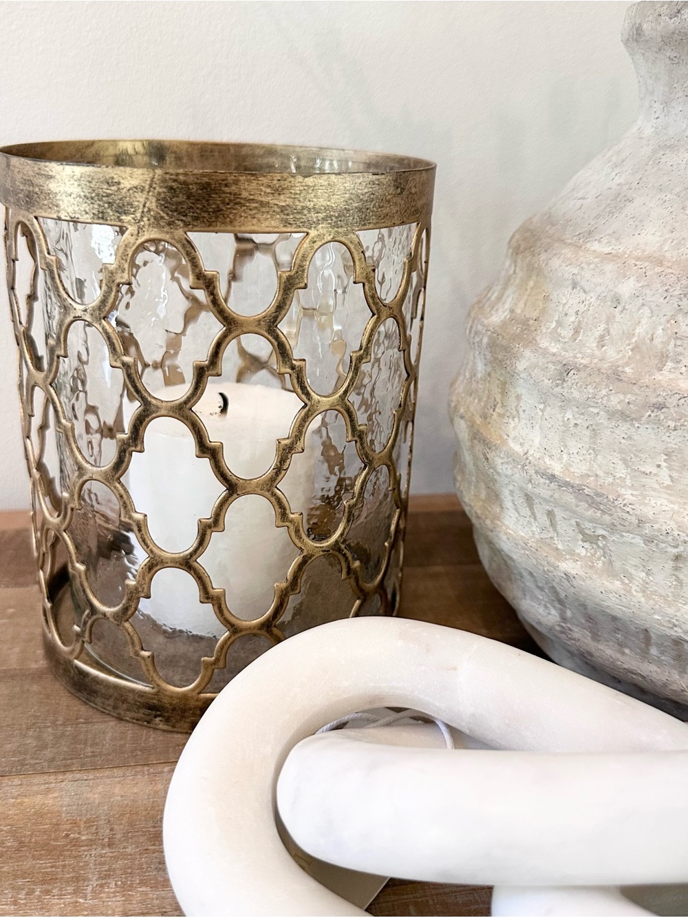 Decorative Gold Metal Lattice Cylinder Hurricane Candle Holder Metallic gold 6.5